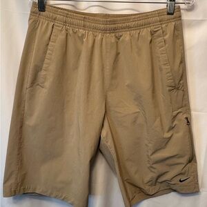 Nike Men’s Large Cargo Shorts Tan 11” Inseam Drawstring Elastic Waist Golf